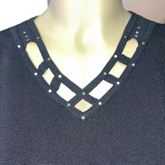 LAST CHANCE! Embellished Neckline Black V Neck Knit Top Size L - Picture 2 of 5